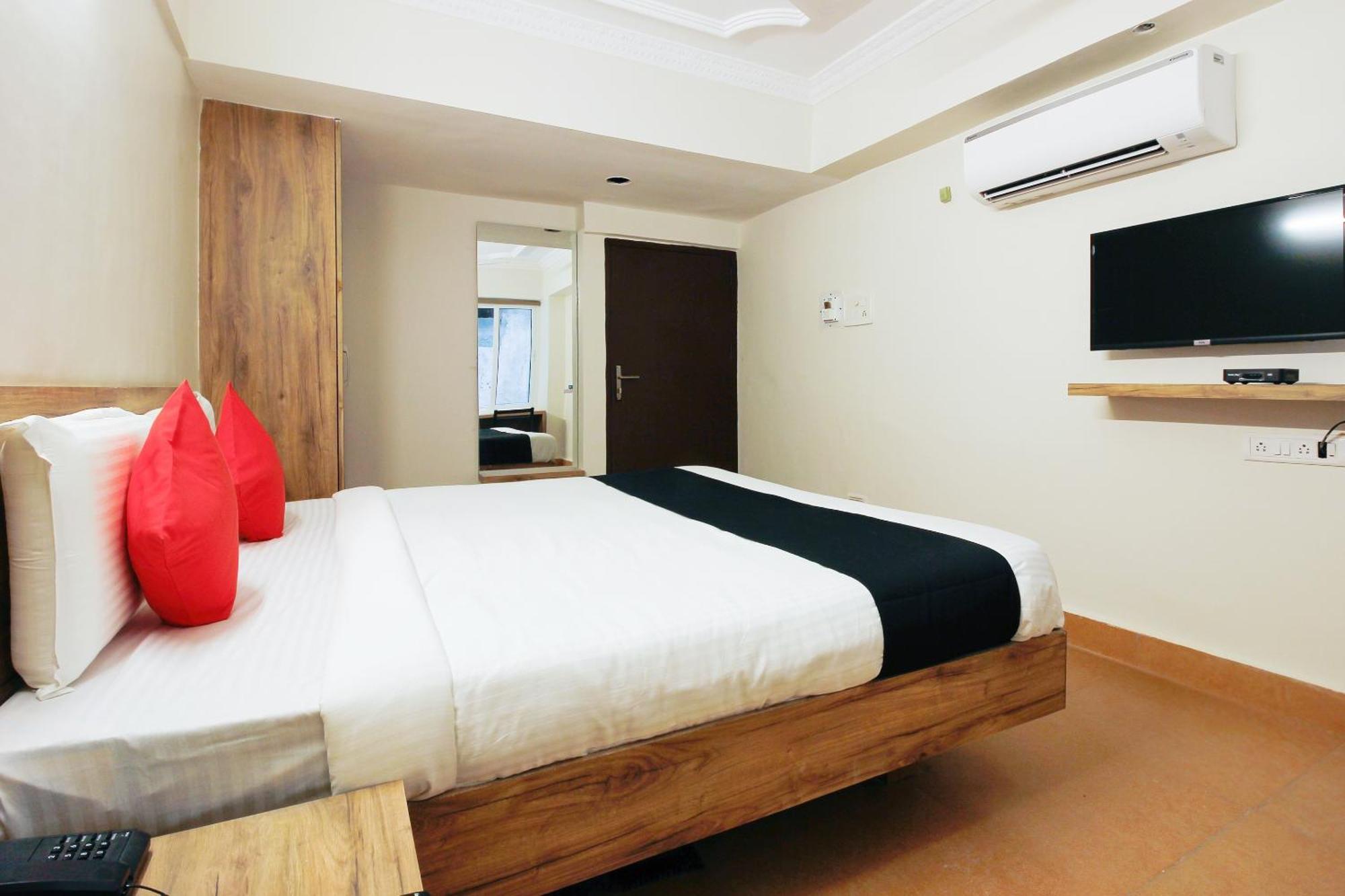Capital O Sri Suprabhat Grand Near Kachiguda Railway Station Haiderabad Buitenkant foto