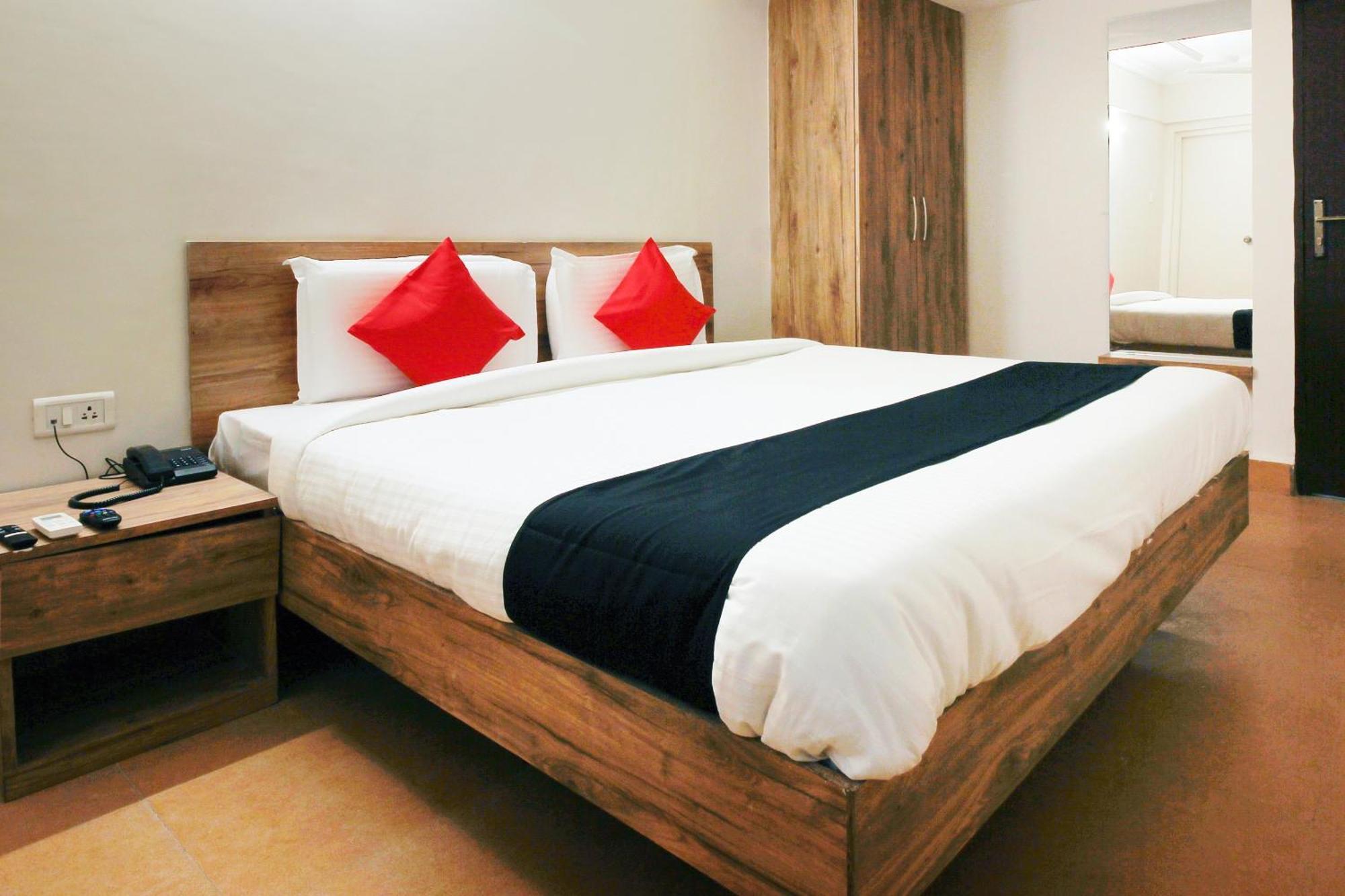 Capital O Sri Suprabhat Grand Near Kachiguda Railway Station Haiderabad Buitenkant foto