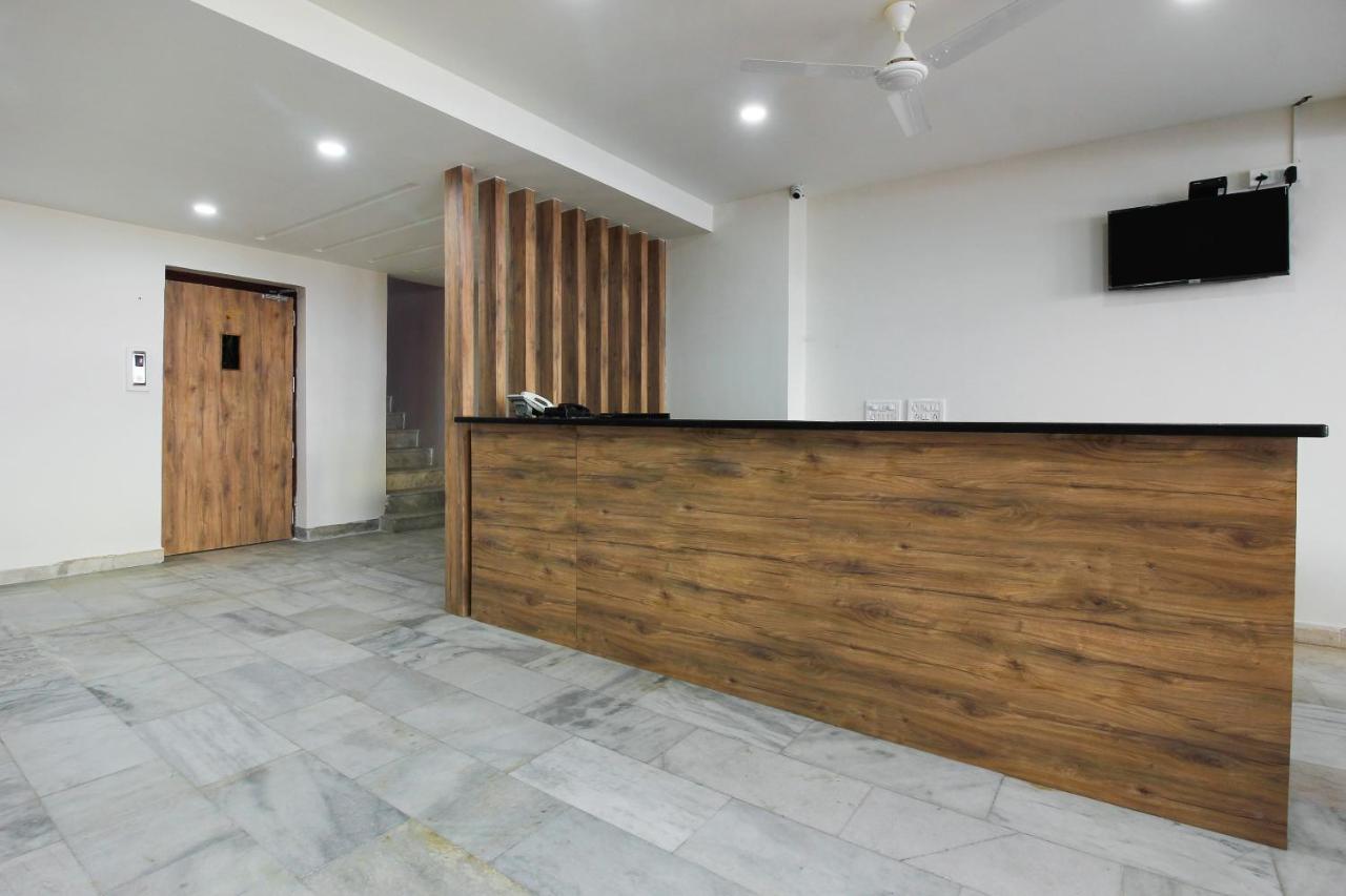 Capital O Sri Suprabhat Grand Near Kachiguda Railway Station Haiderabad Buitenkant foto